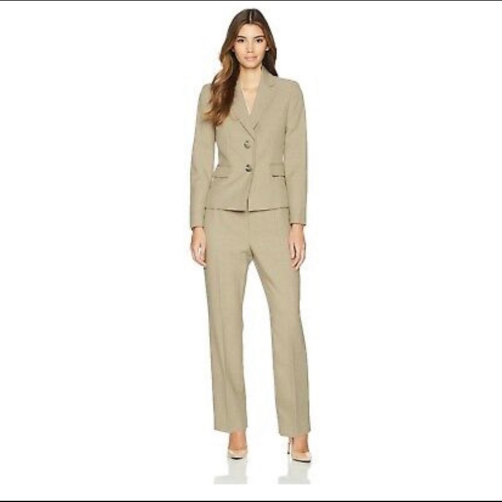 Le Suit 2petite